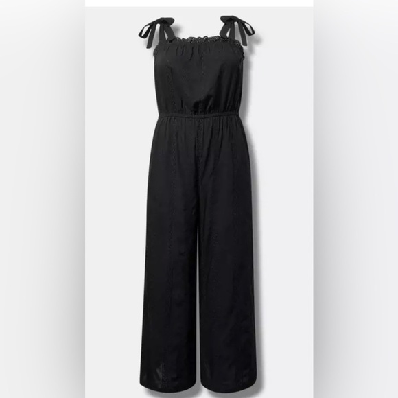 Torrid Pants - Torrid Challis Eyelet Jumpsuit. Size 5 (28)